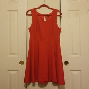 Poppy red dress in EUC from EXPRESS